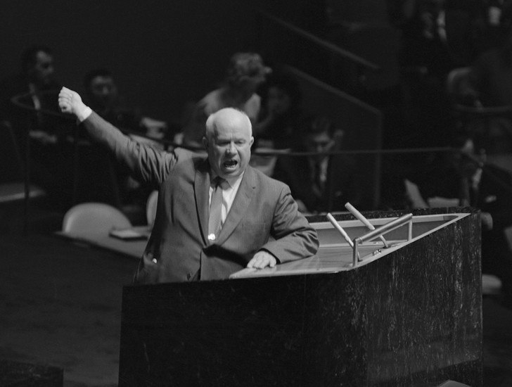 Фото №1 - 61 год громкой истории про то, как Хрущев стучал ботинком по столу в ООН