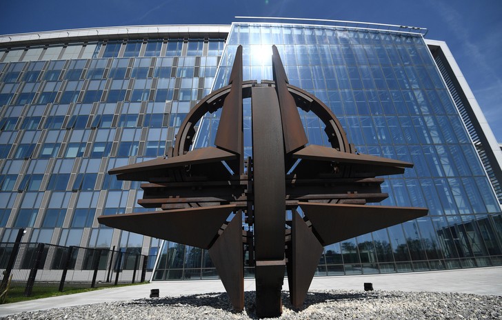 «Звезда НАТО» — стальная скульптура и символ НАТО. Ее автор — бельгийский архитектор Раймонд Юберехтс.