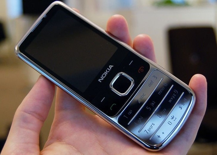 Неубиваемый 3310 или бандитский 8800: вспоминаем культовые модели телефонов Nokia